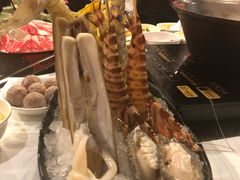 -鲜入围煮花胶鸡海鲜火锅