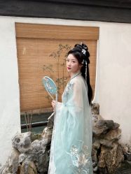 -一揽芳华汉服旗袍体验馆(拙政园店)