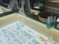 -视野联行眼镜·蔡司授权店(长白万象汇店)