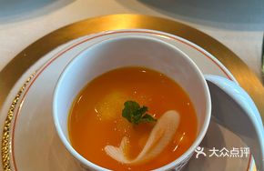 Thai Coconut King with Snow Fungus