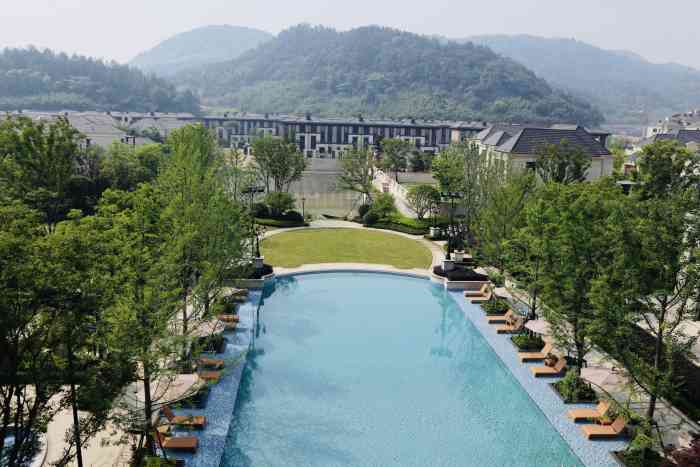 德清莫干山尊蓝山居-"她改名字了?什么时候开始的?不知道,反正.