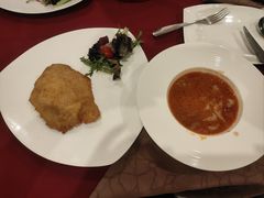 崇明生态猪炸猪排配辣酱油-红房子西菜馆(淮海中路店)