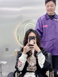 -Tloml salon