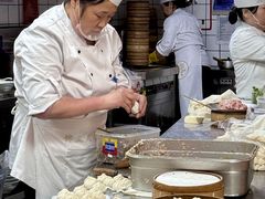 -馋三尺蟹粉小笼(人民广场店)