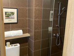 -西安大雁塔科技大学地铁站亚朵酒店