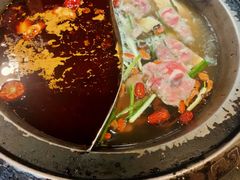 菌汤鸳鸯锅-唇辣号重庆老火锅(亦庄店)