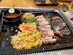 花刀熟成黑五花肉-韩阳王石板烤肉