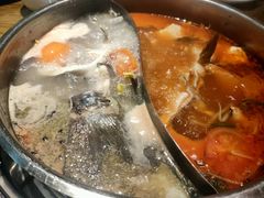 酸汤鸳鸯锅底-阿婉贵州苗家酸汤鱼(梅林店)