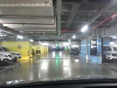 -白玉兰广场停车场