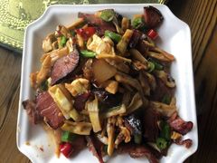 -临江餐馆二楼美食部落