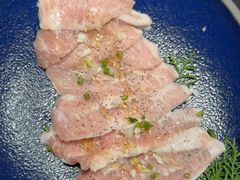 -山川小町·极番烧肉(新地假日广场店)