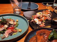 烟熏鸡肉面包沙拉-TiKi餐厅酒吧