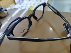 -罗伯特眼镜·蔡司官方授权(罗湖国贸店)