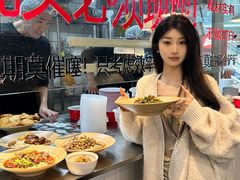 -方铲铲·成都板凳面(滨江银泰店)