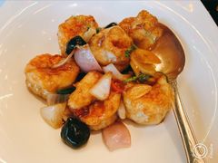 黑蒜大千爆虾球-北京四季酒店·采逸轩