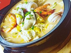 石锅海鲜豆腐-渔家风味·鲅鱼水饺·央视展播·海鲜天津菜(开发区店)