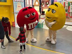 -m豆巧克力世界(上海世茂广场店)