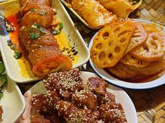 -爆炸头阿姨小四川正宗川味小吃(无任何分店)