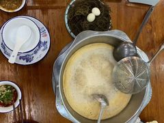 -老何家后安粉·糟粕醋海鲜火锅(三亚湾椰梦长廊店)