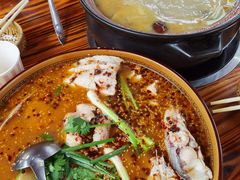 -鸡足缘·海稍鱼•野生菌火锅