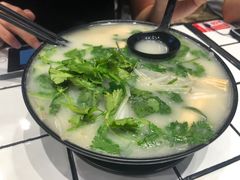 -肥汁米蘭香港米线(长宁来福士店)