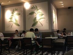 大堂-星巴克(港汇1号办公楼店)