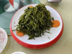 -华龙特色大骨鸡农家菜馆