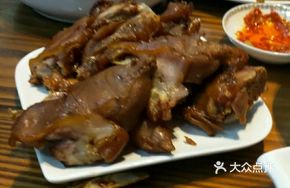 Pork Trotter with Soybeans (Single Portion)