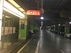 -大宁国际商业广场-地下停车库