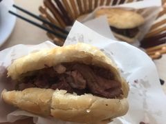 -闫家驴肉老店(华电一校店)
