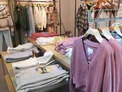 -URBAN REVIVO(济南领秀城贵和购物中心店)