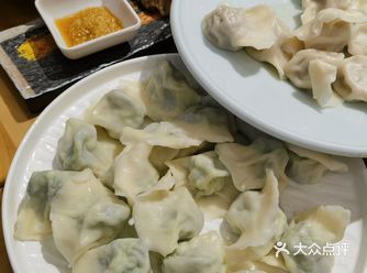 "头伏饺子二伏面，三伏烙饼摊鸡蛋"，入伏了饺子肯定要