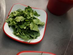 -毛辣果·贵州红酸汤牛肉火锅(西单店)