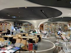 -钟书阁(珍园店)