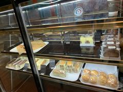 面包甜点陈列柜-梦菲思饼屋(瑞金宾馆店)