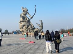 -巴陵广场