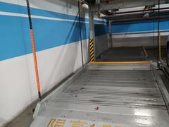 -徐汇日月光地下停车场