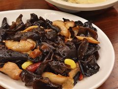 红枣木耳炒颈肉-园林美食城·本土农家菜(杨和镇店)