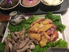 -尚尚仙·酸汤猪手·猪肚鸡火锅(华联万柳购物中心店)