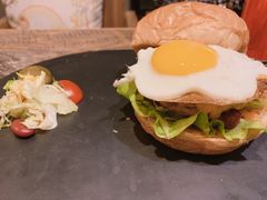 -HIGH FIVE哈福手工汉堡(桂林路店)