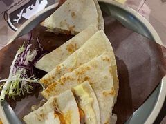 培根虾仁凯撒迪亚芝士饼-遇见西木美式餐厅(体育路店)