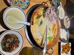 -洱火云南酸菜牛肉火锅(石景山当代商城店)