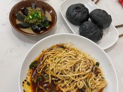 -李与白包子铺(桐梓林店)