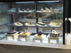 面包甜点陈列柜-筠咖啡西餐厅(上海国展宝龙丽筠酒店)