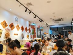 -柳州肥姨妈大骨螺蛳粉(沙河店)