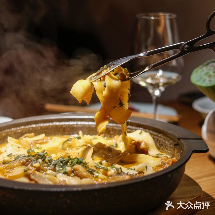 成都探店 | [糖果]法式装修风格黑珍珠川菜，约会首选地~