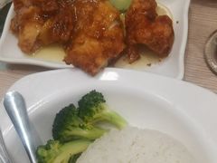 -佰搭果·广式茶餐厅(西华路店)