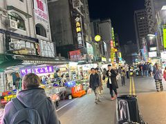 -六合夜市