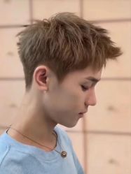 -海文先生国潮烫染男士理发馆