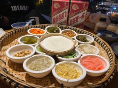 -包整·丝娃娃(一览甲秀楼风景店)